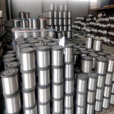 Hot Dip Galvanized PVC Beschichtung 2mn Kohlenstoffstahldraht 0,6-10mm Durchmesser für maßgeschneiderten Zaun