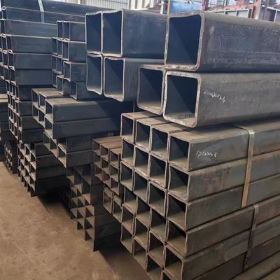 30x30x2mm Kohlenstoffstahl nahtloses Quadratrohr mit angepassten Abmessungen und schwarzem Eisenrohr 25mm x 25mm 1,5mm Dicke