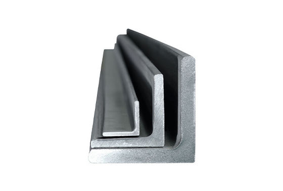 Q235/Q345/SS400/ST37-2/ST52/Q420/Q460/S235JR/S275JR/S355JR Stahlwinkel 45 Grad Kohlenstoff gleicher Winkel für ästhetische Anziehungskraft