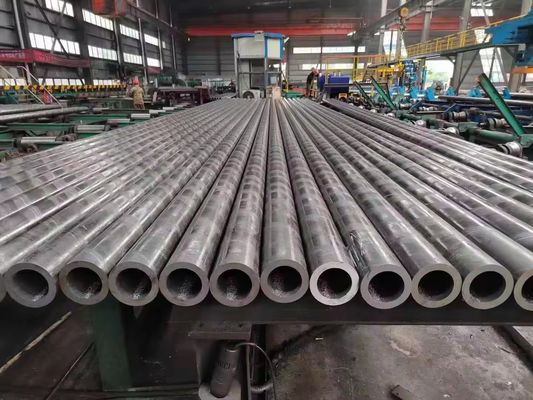 Anwendungen für Kessel und Druckbehälter Nahtlose Rohrrohre aus Kohlenstoffstahl 1,24-60 mm Dicke 6 m Länge Strukturmaterial