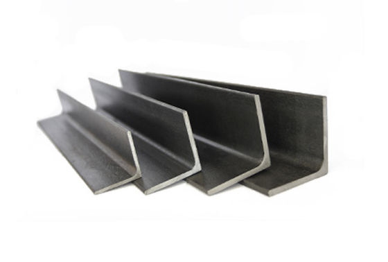 Q195-Q420-Serie 135 Grad Kohlenstoffstahl Winkel Stahlstange Schneider und Stanz 6 mm mit milden Stahl Plain Oberfläche
