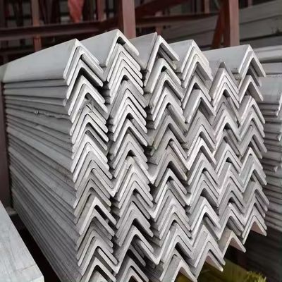 Nichtlegiertes L-förmiges mildes Stahlwinkelbalken ASTM a36 a53 Q235 Q345 Galvanisiertes Eisen-Angelstahl für Gebäudesteuerungssysteme