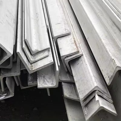 Nichtlegiertes L-förmiges mildes Stahlwinkelbalken ASTM a36 a53 Q235 Q345 Galvanisiertes Eisen-Angelstahl für Gebäudesteuerungssysteme