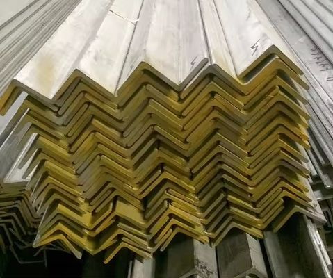 Nichtlegiertes L-förmiges mildes Stahlwinkelbalken ASTM a36 a53 Q235 Q345 Galvanisiertes Eisen-Angelstahl für Gebäudesteuerungssysteme
