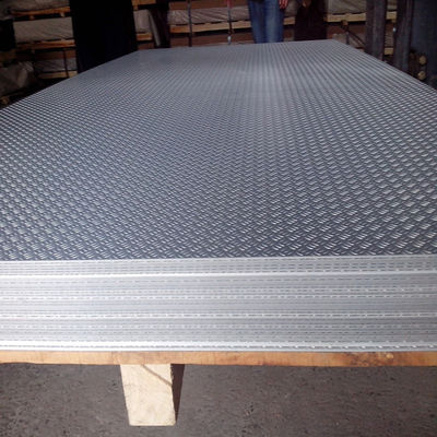 Warmgewalzte Strukturstahlplatten aus Kohlenstoff 20 mm dick Eisenstahlblech A36 mit glatter Oberfläche und ±1% Toleranz