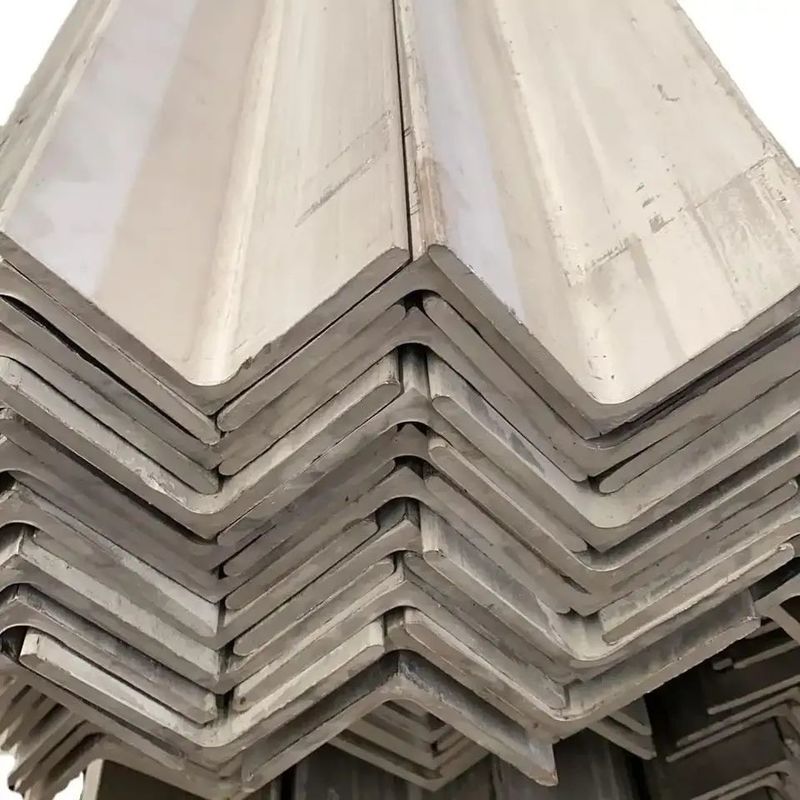 Warmgewalzte Nichtlegierte Edelstahldecken 70x70x5 Bild Verzinktes Stahlwinkel Eisen Standard AiSi ASTM bs DIN GB JIS EN