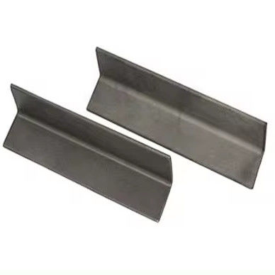 Q195-Q420-Serie 135 Grad Kohlenstoffstahl Winkel Stahlstange Schneider und Stanz 6 mm mit milden Stahl Plain Oberfläche